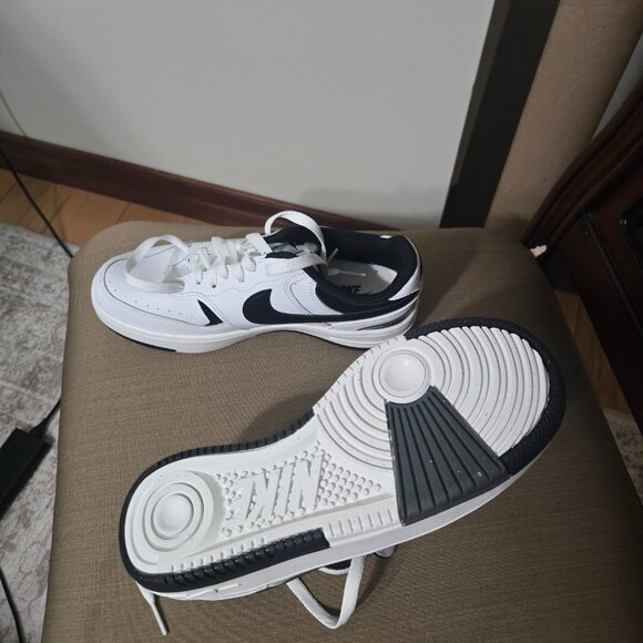 Nike shoes, white size 7 women, and Nike White Tee Shirt - Picture 3 of 5